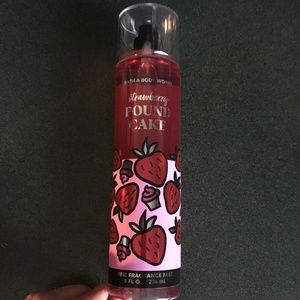 Bath & Body Works Strawberry Pound Cake Fine Fragrance Mist NWT 8 fl oz/236 ml